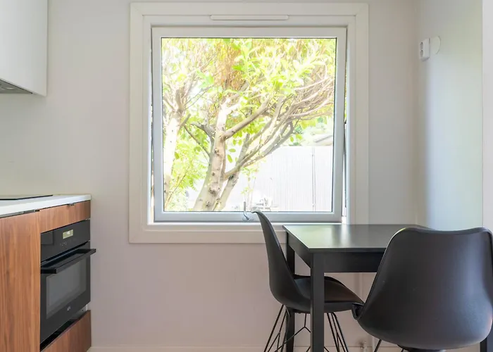 Falsterbo Guesthouse - Modern Comfort With Private Patio